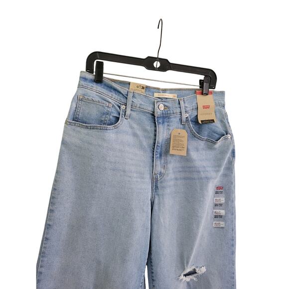 Levi's High Rise Wide Leg Jeans Women's Size 30 x 27 Light Wash Cropped Distress - Picture 7 of 11